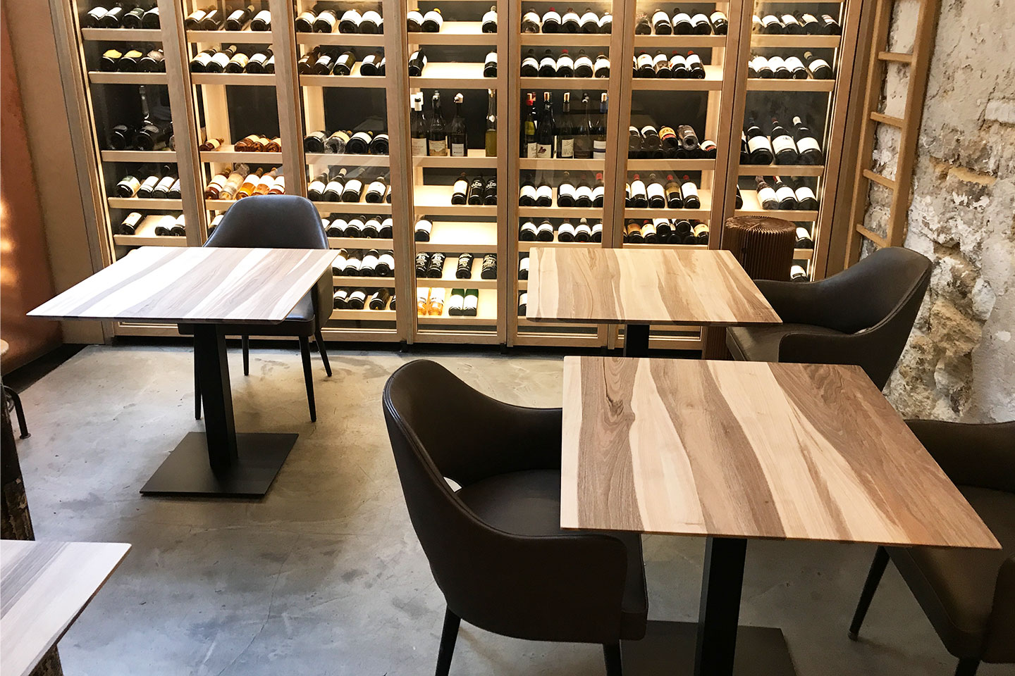 plateau-table-restaurant-noyer-surmesure-maison-lefrancois-1